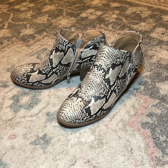 SOLD - Picture 3 of 7